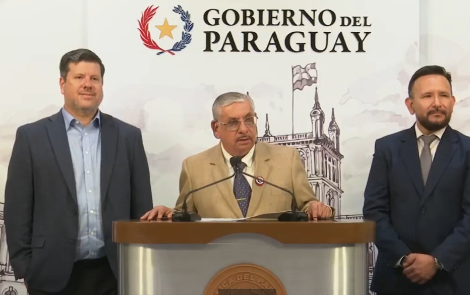 Isaías Fretes: ¿»la» solución o «paños fríos» ante la crisis en el área de salud?