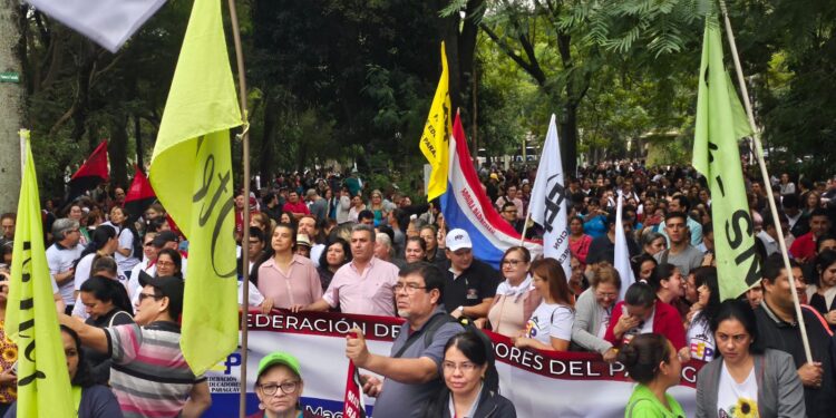 Docentes anuncian paro para el 17 y 18 de septiembre y exigen mayor presupuesto Docentes anuncian paro para el 17 y 18 de septiembre y exigen mayor presupuesto