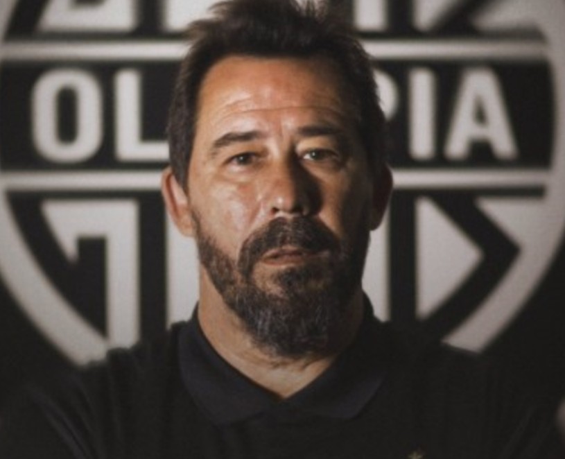 «Vitamina» Sánchez: ¿el «rey de la rotación» o incapaz de armar un equipo base?