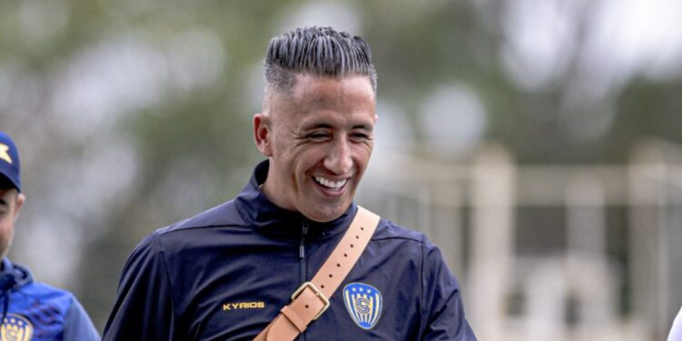 «Nos estás dejando solos»: la furiosa arremetida de Lucas Barrios contra el periodismo luqueño tras quedar fuera de la Copa Paraguay «Nos estás dejando solos»: la furiosa arremetida de Lucas Barrios contra el periodismo luqueño tras quedar fuera de la Copa Paraguay