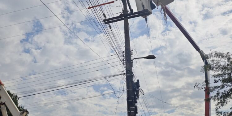 Corte de emergencia afectó al 60% de Mariscal Estigarribia tras choque a columna de alta tensión Corte de emergencia afectó al 60% de Mariscal Estigarribia tras choque a columna de alta tensión