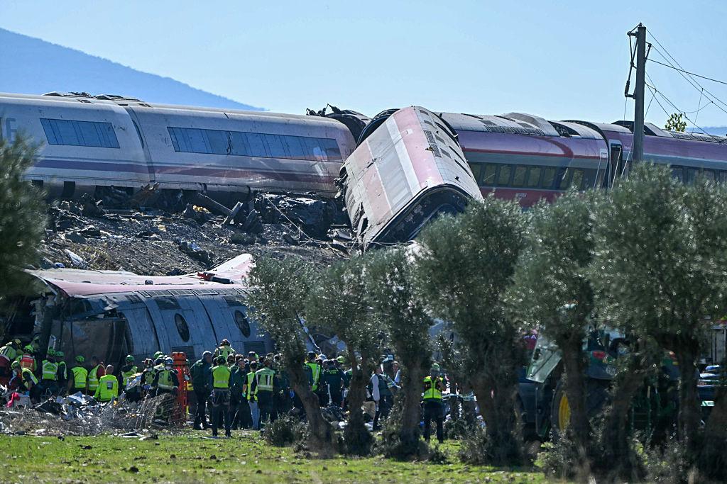 Tragedia ferroviaria en España: Hasta ahora suman al menos 69 muertos tras el choque de dos trenes en Toledo