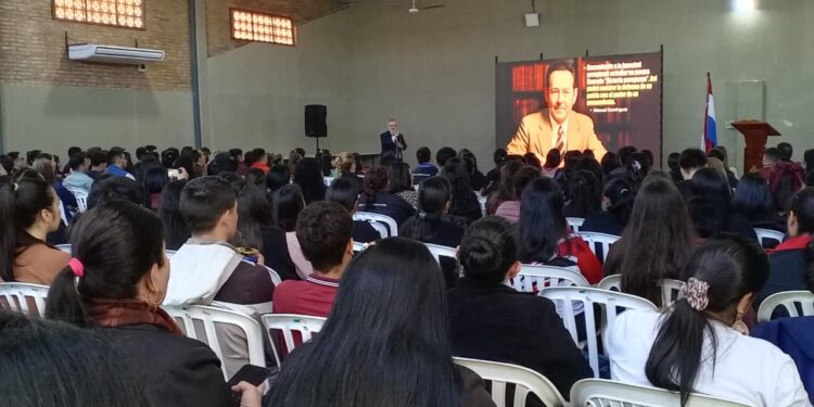 Capacitan a 300 docentes en Ñeembucú en medio de la emergencia por la crecida de los ríos Capacitan a 300 docentes en Ñeembucú en medio de la emergencia por la crecida de los ríos
