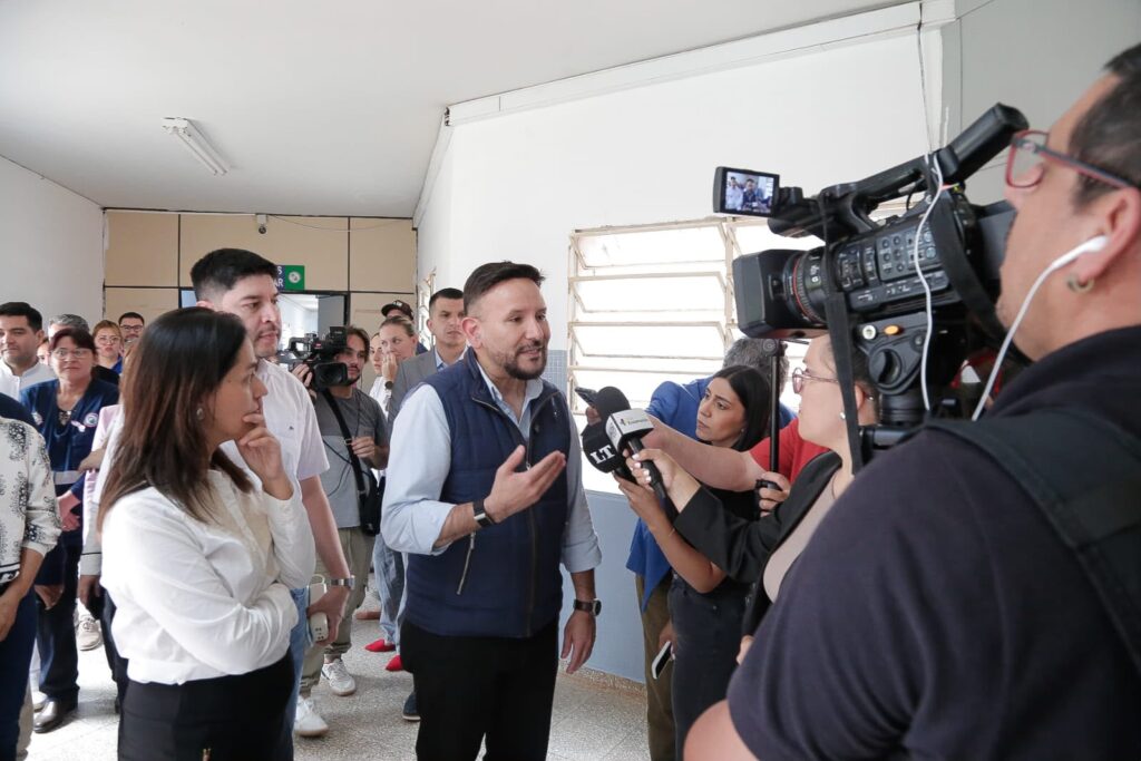 IPS enviará medicamentos al interior cada 15 días y refuerza cooperación hospitalaria en el sur