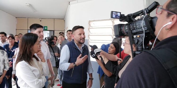 IPS enviará medicamentos al interior cada 15 días y refuerza cooperación hospitalaria en el sur