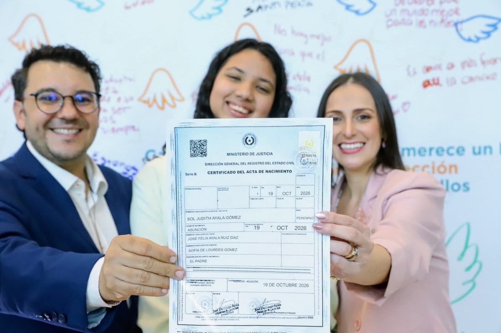 Después de 12 años de espera, José Ayala celebra que su hija lleve legalmente su apellido