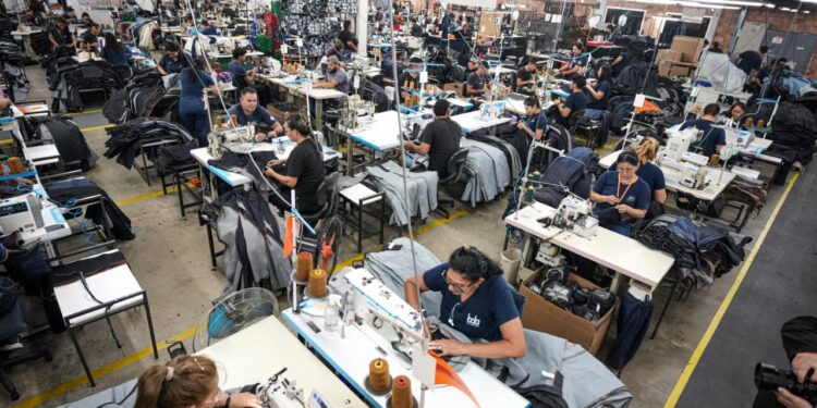 Maquila exportó USD 1.148 millones y generó más de 36.000 empleos hasta septiembre Maquila exportó USD 1.148 millones y generó más de 36.000 empleos hasta septiembre