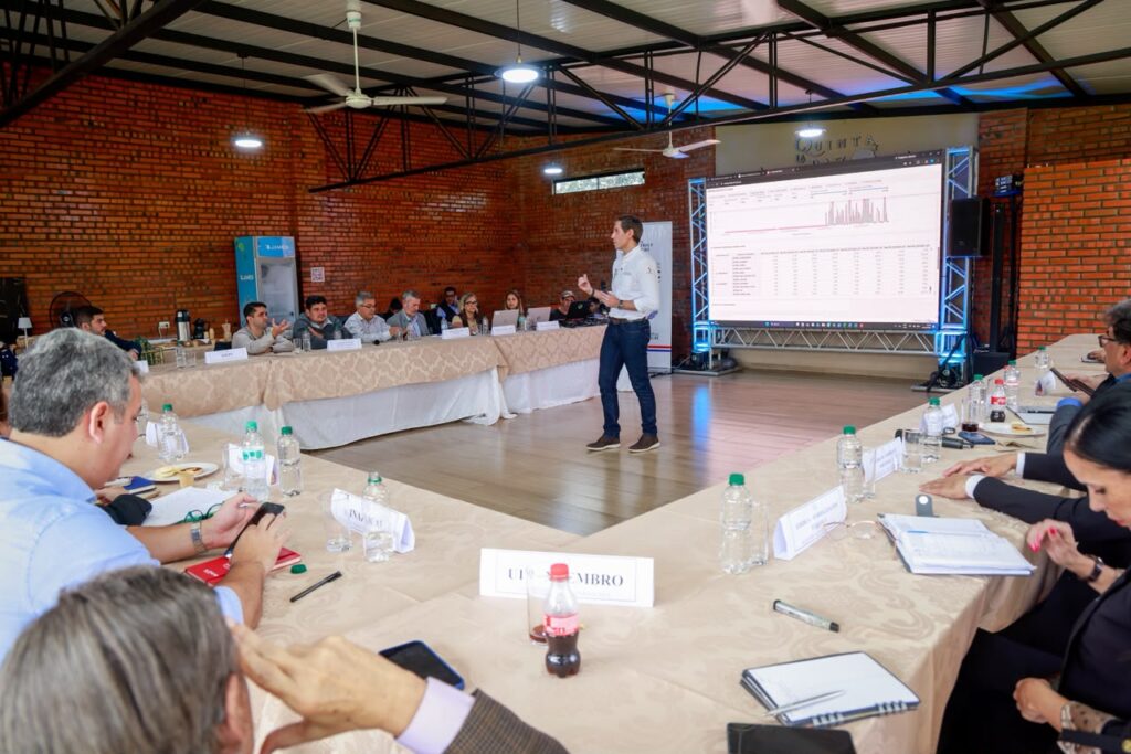 MIC lleva a Cnel. Oviedo diálogo sobre inversión, industria y financiamiento para las Mipymes