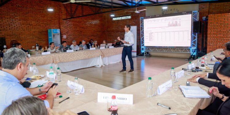 MIC lleva a Cnel. Oviedo diálogo sobre inversión, industria y financiamiento para las Mipymes MIC lleva a Cnel. Oviedo diálogo sobre inversión, industria y financiamiento para las Mipymes