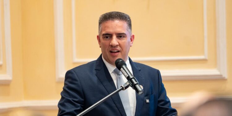 Villate responde a sanciones de China y afirma que Paraguay no negociará su relación con Taiwán