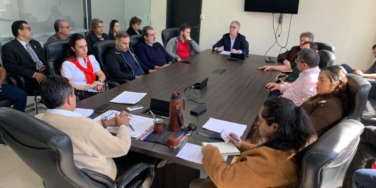 Gobierno asegura que está al día con el subsidio al transporte, pero sigue pendiente la compensación a empresas Gobierno asegura que está al día con el subsidio al transporte, pero sigue pendiente la compensación a empresas