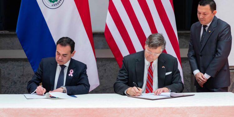 Paraguay y Estados Unidos sellan acuerdos estratégicos para reforzar la seguridad aérea y el control migratorio Paraguay y Estados Unidos sellan acuerdos estratégicos para reforzar la seguridad aérea y el control migratorio