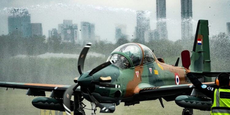La FAP completa su flota de Super Tucano para blindar el espacio aéreo contra el crimen organizado