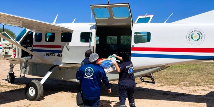 Trasladan de urgencia a un recién nacido desde el Chaco hasta Itauguá Trasladan de urgencia a un recién nacido desde el Chaco hasta Itauguá