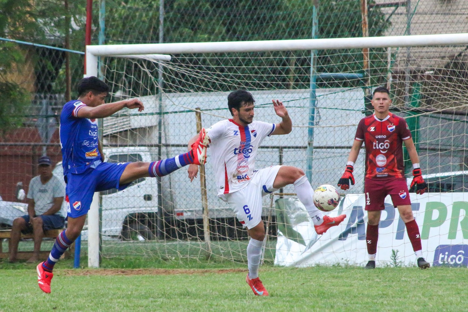 ¡Infarto en San Lorenzo, remontada agónica y golpe letal en la Primera B! 1° de Marzo tumba a Iteño en una jornada para el infarto