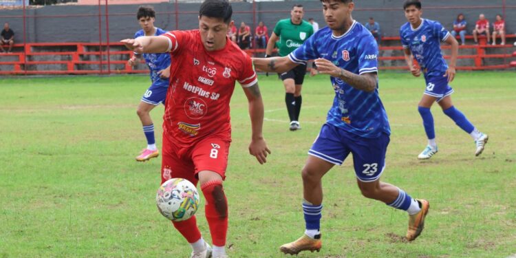 ¡Batalla campal en la Chacarita, lluvia de tarjetas y doblete salvador! 3 de Febrero y Sportivo Limpeño empatan un duelo al rojo vivo