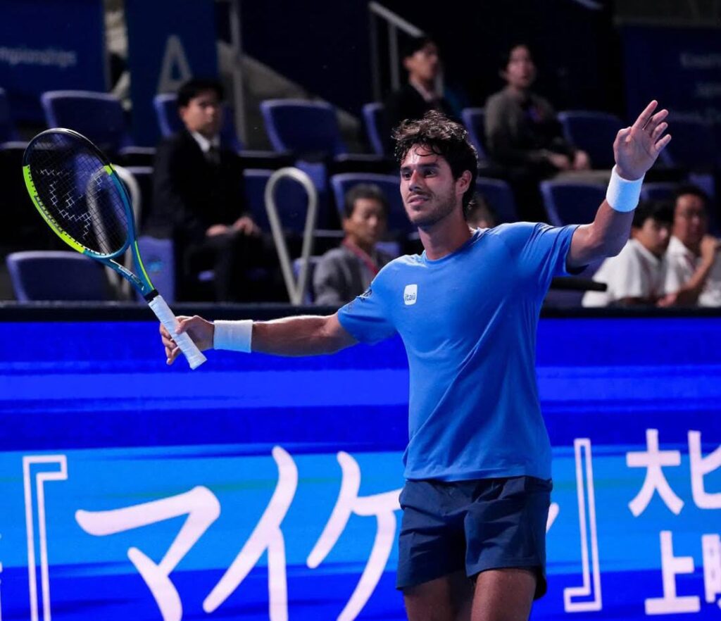Hazaña histórica en Japón: Dani Vallejo tumba al gigante Berrettini y acaricia el Top 50 en el ATP 500 de Tokio Hazaña histórica en Japón: Dani Vallejo tumba al gigante Berrettini y acaricia el Top 50 en el ATP 500 de Tokio
