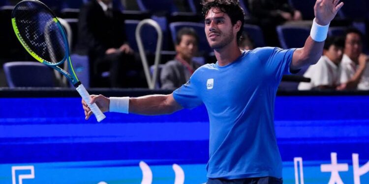 Hazaña histórica en Japón: Dani Vallejo tumba al gigante Berrettini y acaricia el Top 50 en el ATP 500 de Tokio