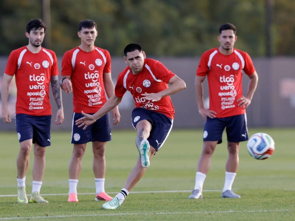 Alfaro prepara sorpresas en la Albirroja: rotación extrema y prueba a puertas cerradas ante New York Red Bulls Alfaro prepara sorpresas en la Albirroja: rotación extrema y prueba a puertas cerradas ante New York Red Bulls