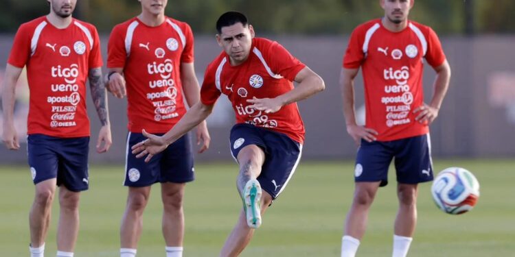 Alfaro prepara sorpresas en la Albirroja: rotación extrema y prueba a puertas cerradas ante New York Red Bulls Alfaro prepara sorpresas en la Albirroja: rotación extrema y prueba a puertas cerradas ante New York Red Bulls