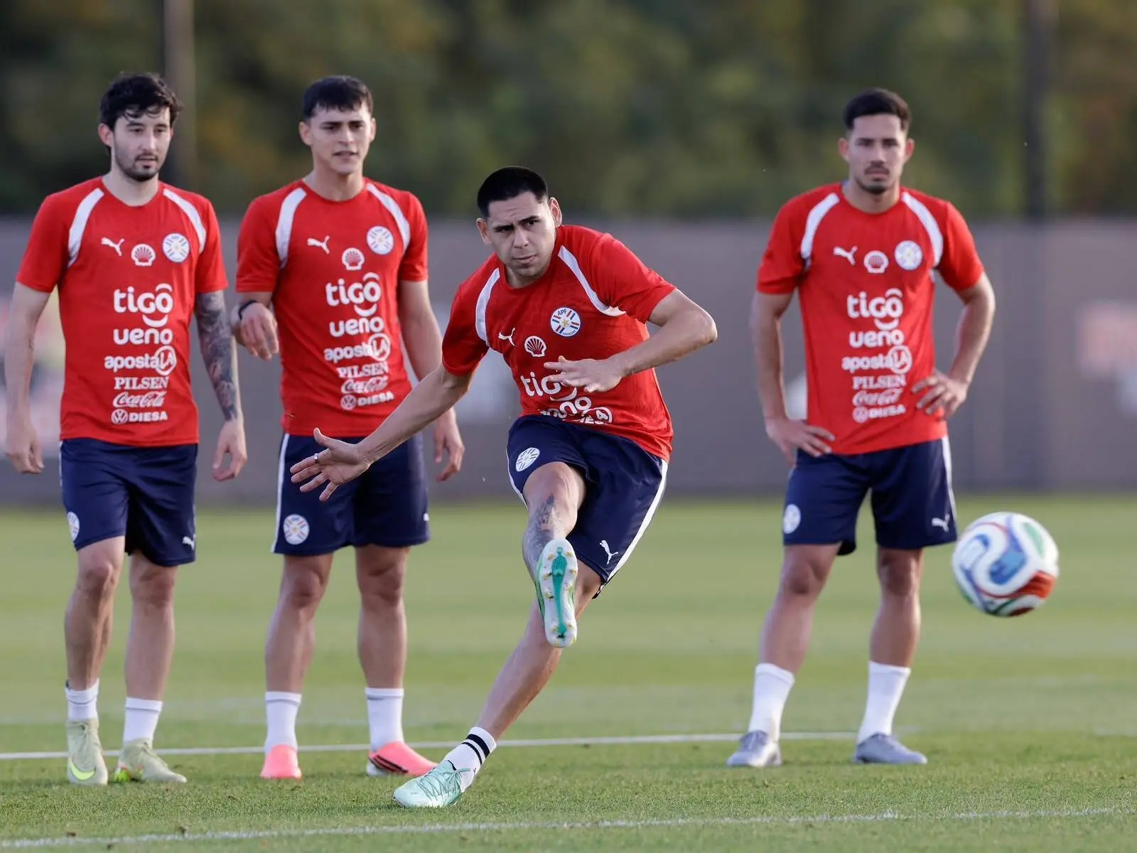 Alfaro prepara sorpresas en la Albirroja: rotación extrema y prueba a puertas cerradas ante New York Red Bulls