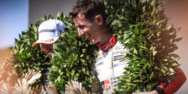 Dramatismo puro en Cerdeña: Evans atrapa su primer título del WRC tras un trágico final para Solberg y la amarga retirada de Fau Zaldívar Dramatismo puro en Cerdeña: Evans atrapa su primer título del WRC tras un trágico final para Solberg y la amarga retirada de Fau Zaldívar