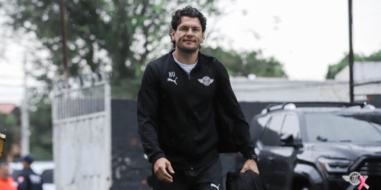 Alarma total en La Huerta: la dolorosa baja que golpea a Nelson Haedo Valdez antes del cruce de vida o muerte frente a Guaraní