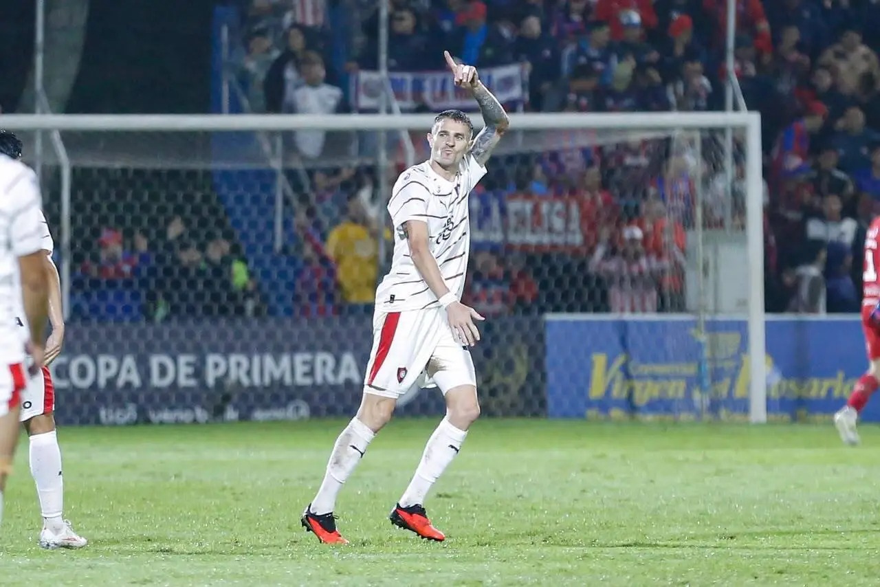 Fiesta y resurrección azulgrana en Itauguá: Cerro Porteño aplasta a Luqueño, alivia la crisis y sepulta al Auriazul Fiesta y resurrección azulgrana en Itauguá: Cerro Porteño aplasta a Luqueño, alivia la crisis y sepulta al Auriazul