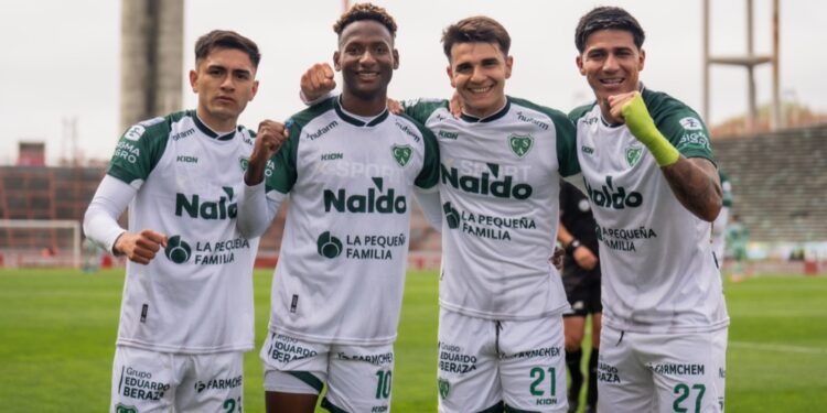 Bomba en el fútbol argentino: Junior Marabel destroza las redes a puros goles y exige a gritos un lugar en la Albirroja Bomba en el fútbol argentino: Junior Marabel destroza las redes a puros goles y exige a gritos un lugar en la Albirroja