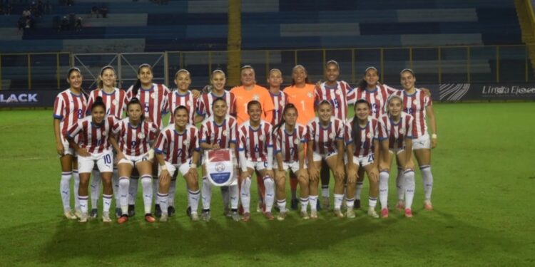 Hazaña y escándalo en el Cuscatlán: La Albirroja Femenina remonta un 0-2 con hat-trick heroico de Monserrath Ayala en medio de expulsiones y empujones Hazaña y escándalo en el Cuscatlán: La Albirroja Femenina remonta un 0-2 con hat-trick heroico de Monserrath Ayala en medio de expulsiones y empujones