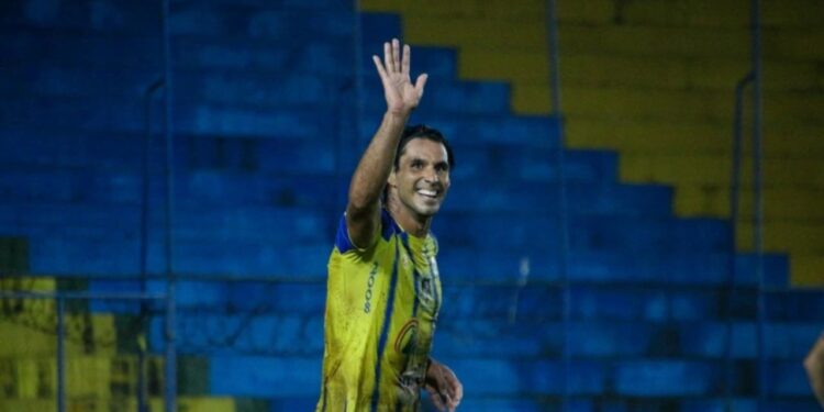 Batacazo y tormenta en el Erico Galeano: Deportivo Capiatá despluma a Benjamín Aceval en el cierre de la fecha y sacude la Intermedia Batacazo y tormenta en el Erico Galeano: Deportivo Capiatá despluma a Benjamín Aceval en el cierre de la fecha y sacude la Intermedia