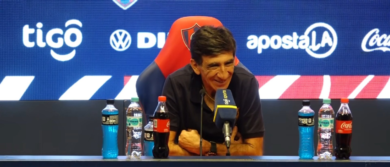 Sufrida clasificación a semifinales, dardos a la dirigencia y confesiones de vestuario: Gustavo Costas rompe el silencio tras la agonía de Cerro Porteño