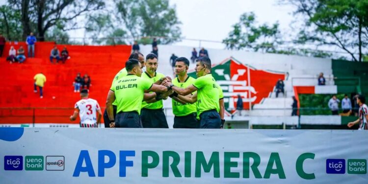 Bajo la lupa del arbitraje: La APF confirma los jueces para la fecha 21 de la Primera C en una jornada límite sin margen de error Bajo la lupa del arbitraje: La APF confirma los jueces para la fecha 21 de la Primera C en una jornada límite sin margen de error