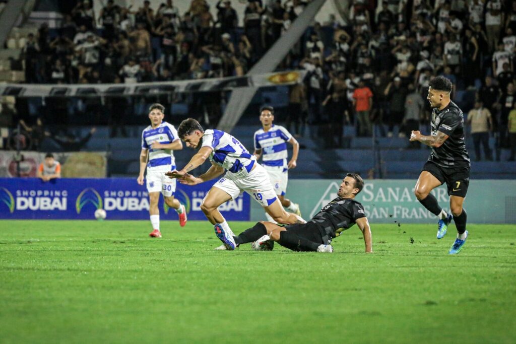 Citas con el destino en el Defensores: Olimpia y el puntero Sportivo 2 de Mayo chocan en una batalla implacable donde la cima del Clausura está en juego Citas con el destino en el Defensores: Olimpia y el puntero Sportivo 2 de Mayo chocan en una batalla implacable donde la cima del Clausura está en juego