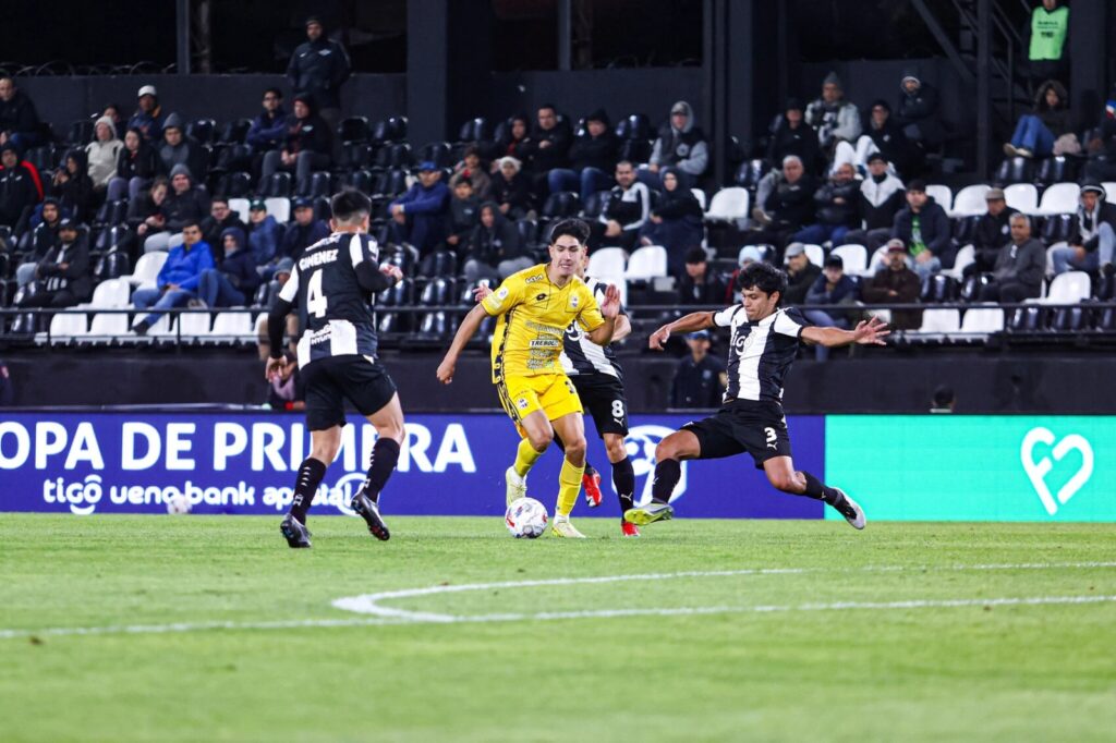 Ocho en juego en Santísima Trinidad: Sportivo Trinidense y Libertad chocan en el Martín Torres urgidos de una victoria para no despedirse del Clausura Ocho en juego en Santísima Trinidad: Sportivo Trinidense y Libertad chocan en el Martín Torres urgidos de una victoria para no despedirse del Clausura