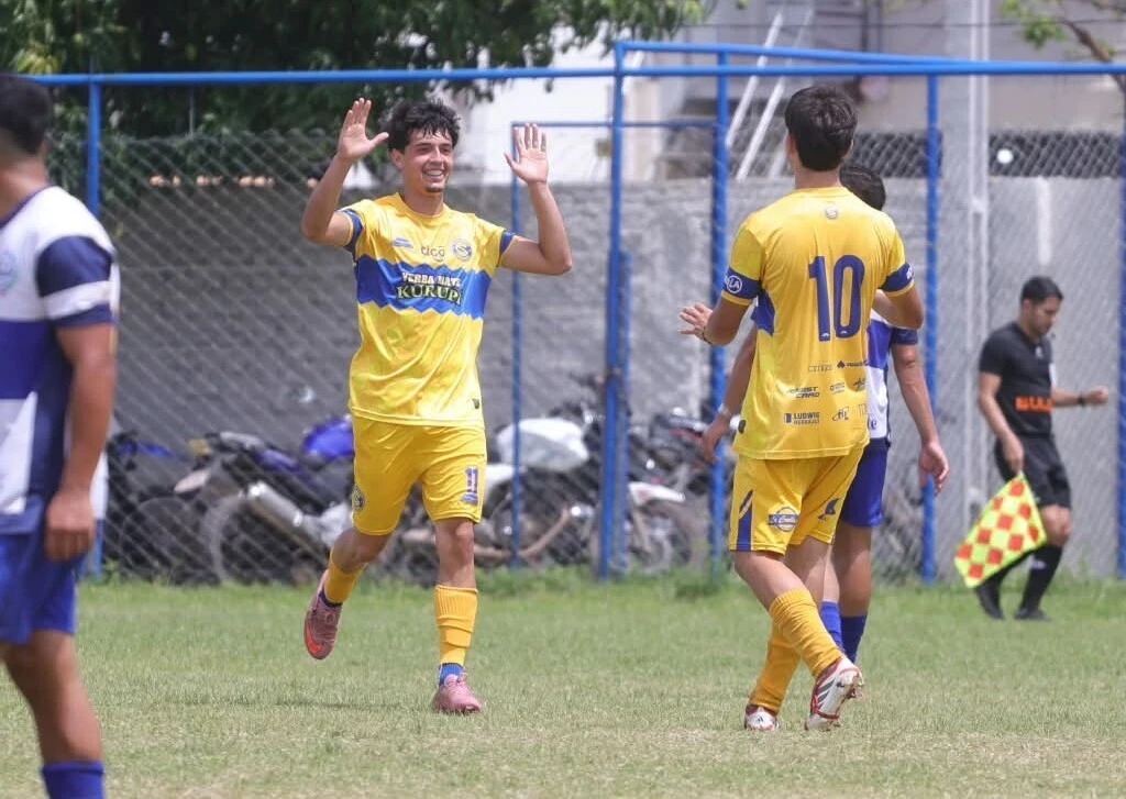 Cierre con drama, gol en contra e insólitos errores de alineación en el arranque de la fecha 22 de la Primera C