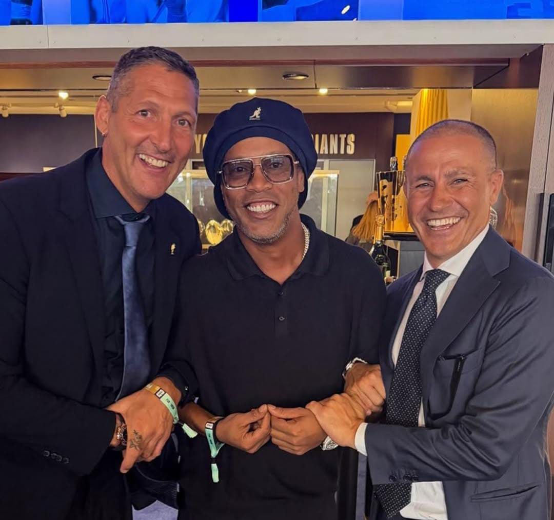 Bomba mundial a los 46 años: Ronaldinho sale del retiro, firma por un humilde club de la Serie C italiana y promete su gol 300 Bomba mundial a los 46 años: Ronaldinho sale del retiro, firma por un humilde club de la Serie C italiana y promete su gol 300
