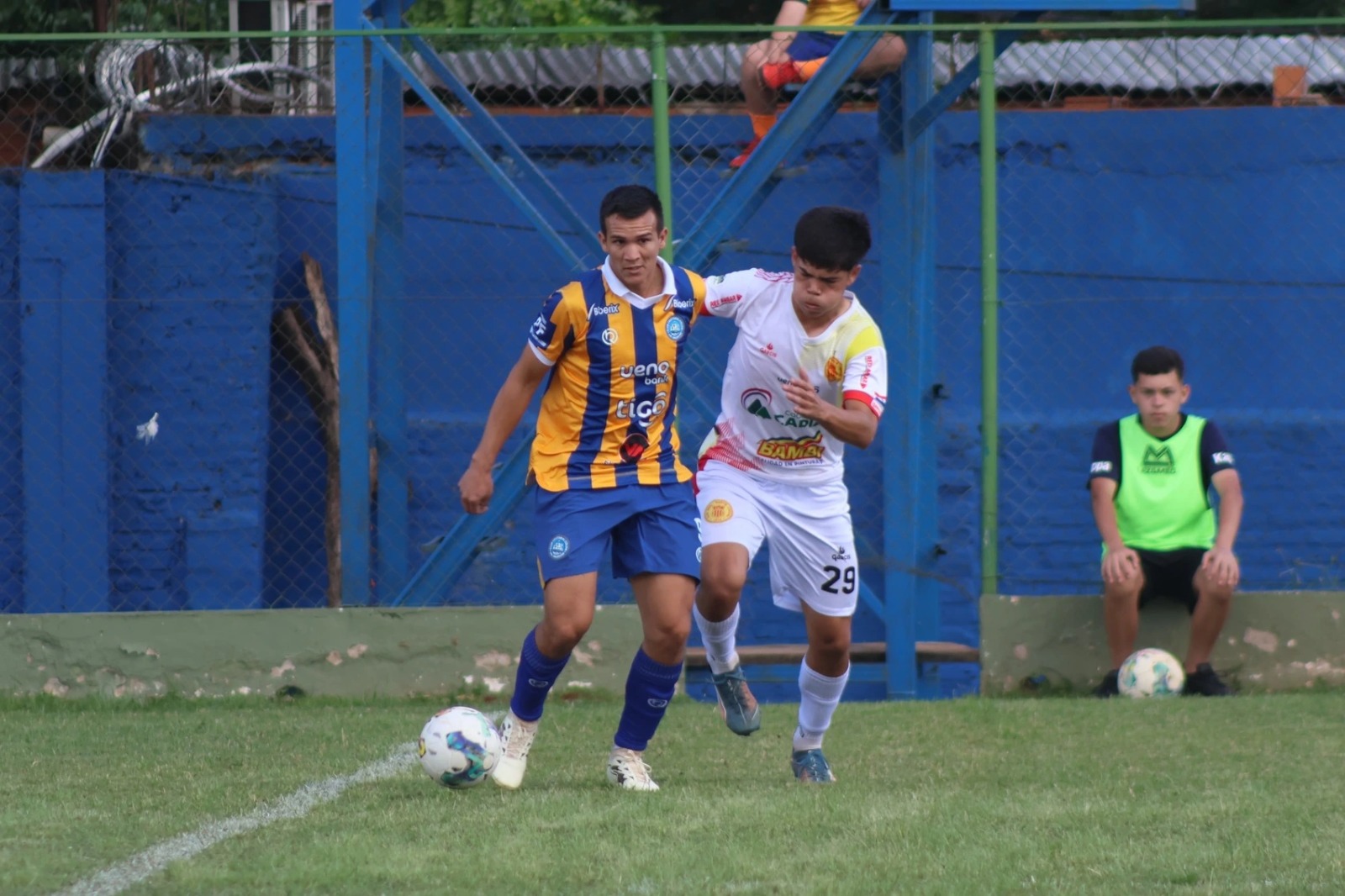 Empate electrizante, gol en contra y doblete salvador: Cristóbal Colón JAS y Martín Ledesma cierran la fecha 33 con pura tensión en J. Augusto Saldívar Empate electrizante, gol en contra y doblete salvador: Cristóbal Colón JAS y Martín Ledesma cierran la fecha 33 con pura tensión en J. Augusto Saldívar