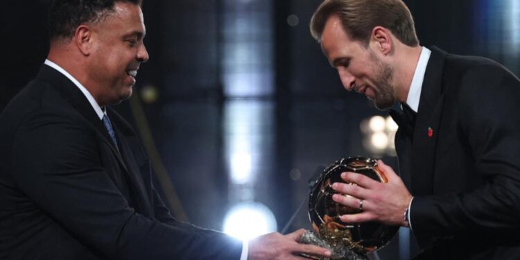 Escándalo y debate global por la entrega del Balón de Oro 2026: Harry Kane se consagra entre la polémica tras firmar una bestial cifra de 73 goles Escándalo y debate global por la entrega del Balón de Oro 2026: Harry Kane se consagra entre la polémica tras firmar una bestial cifra de 73 goles