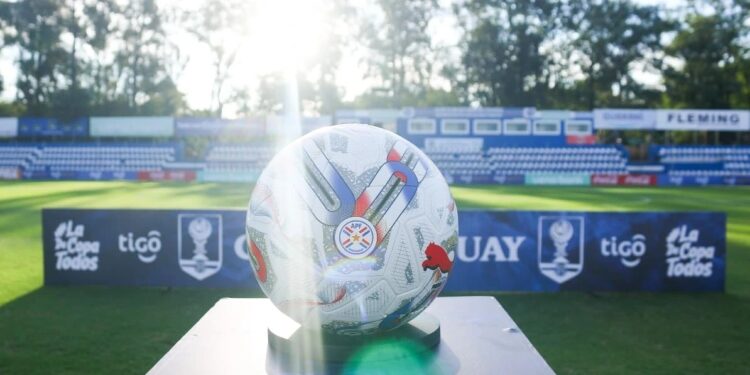 La designación arbitral para Luqueño frente a Recoleta enciende las alarmas en la Copa Paraguay antes de definir al último semifinalista La designación arbitral para Luqueño frente a Recoleta enciende las alarmas en la Copa Paraguay antes de definir al último semifinalista