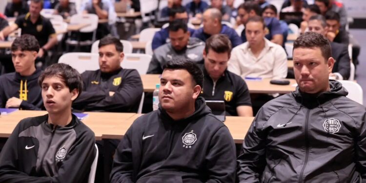 ¿La tecnología salvará a las canteras? La APF mete mano en las Formativas y capacita a los clubes ante la falta de recambio en el fútbol nacional ¿La tecnología salvará a las canteras? La APF mete mano en las Formativas y capacita a los clubes ante la falta de recambio en el fútbol nacional