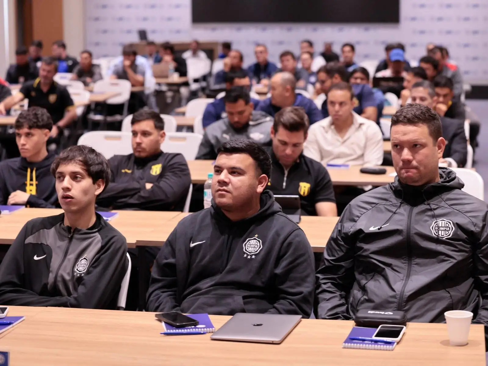 ¿La tecnología salvará a las canteras? La APF mete mano en las Formativas y capacita a los clubes ante la falta de recambio en el fútbol nacional