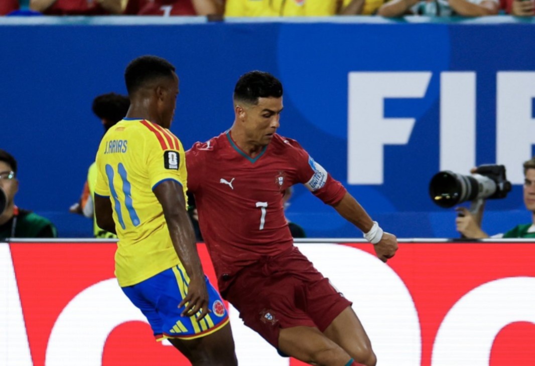 ¿Derrota para los ocho Balones de Oro? El mítico galardón de Cristiano Ronaldo en 2008 frena a Messi y es coronado como el mejor de la historia ¿Derrota para los ocho Balones de Oro? El mítico galardón de Cristiano Ronaldo en 2008 frena a Messi y es coronado como el mejor de la historia