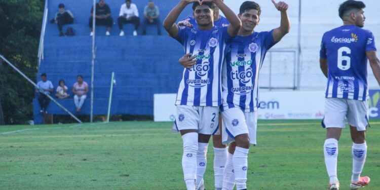 ¿Paseo de campeón o humillación para despedir el torneo? 12 de Octubre tritura 3-0 al 1 de Marzo y desata la euforia en Itauguá ¿Paseo de campeón o humillación para despedir el torneo? 12 de Octubre tritura 3-0 al 1 de Marzo y desata la euforia en Itauguá