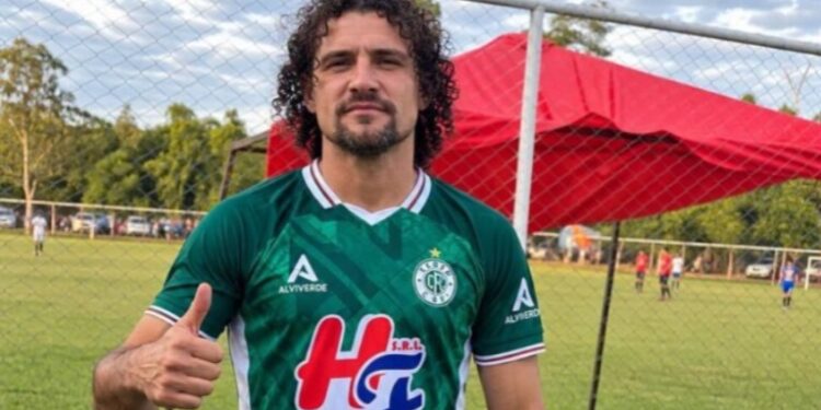 ¿Ocaso en el fútbol de tierra adentro o jerarquía intacta? El insólito destino de Blas Cáceres a sus 37 años tras vestir las camisetas de Olimpia, Cerro y Libertad ¿Ocaso en el fútbol de tierra adentro o jerarquía intacta? El insólito destino de Blas Cáceres a sus 37 años tras vestir las camisetas de Olimpia, Cerro y Libertad