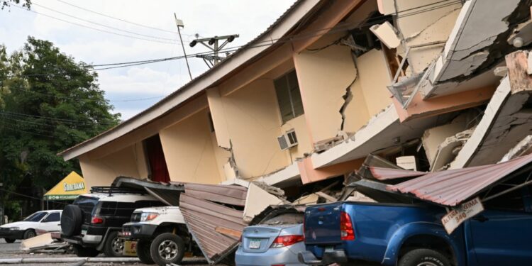 América, golpeada por fuertes terremotos América, golpeada por fuertes terremotos