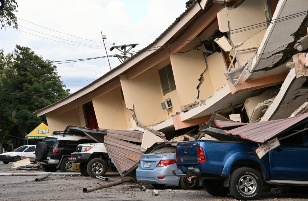 América, golpeada por fuertes terremotos América, golpeada por fuertes terremotos