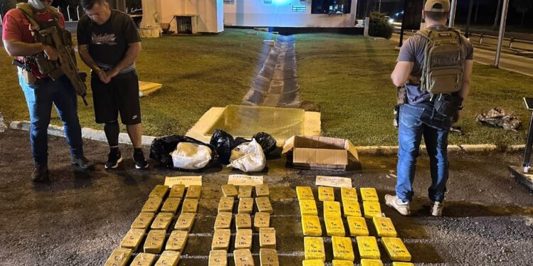 Otra vez, incautaron un camión con drogas en el Chaco Otra vez, incautaron un camión con drogas en el Chaco